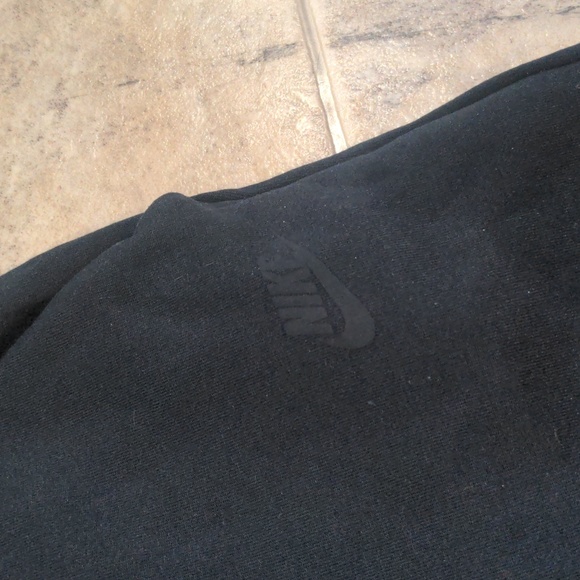 Nike Sweatpants - Picture 2 of 5